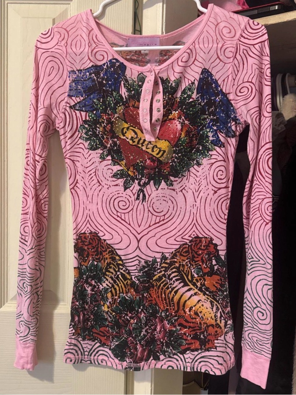Queen Graphic Pink Long Sleeve Tee